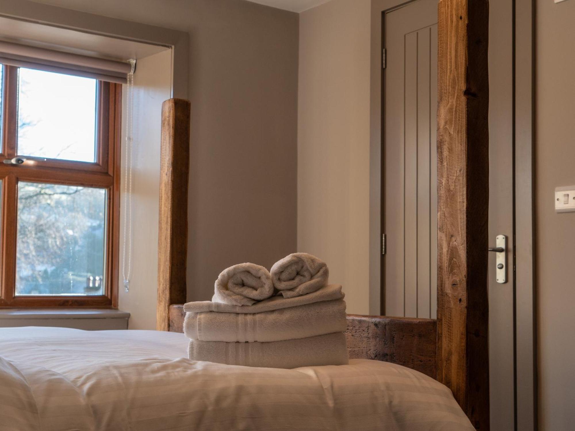 The Milestone Hotel Sowerby Bridge Szoba fotó
